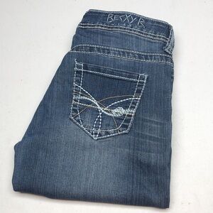 LIKE NEW BECXY B BONNIE MID-RISE FACTORY JEAN SHORTS 30x11 ⭐